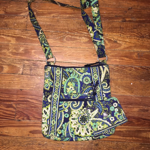 Vera Bradley Handbags - Vera Bradley Crossbody Set
